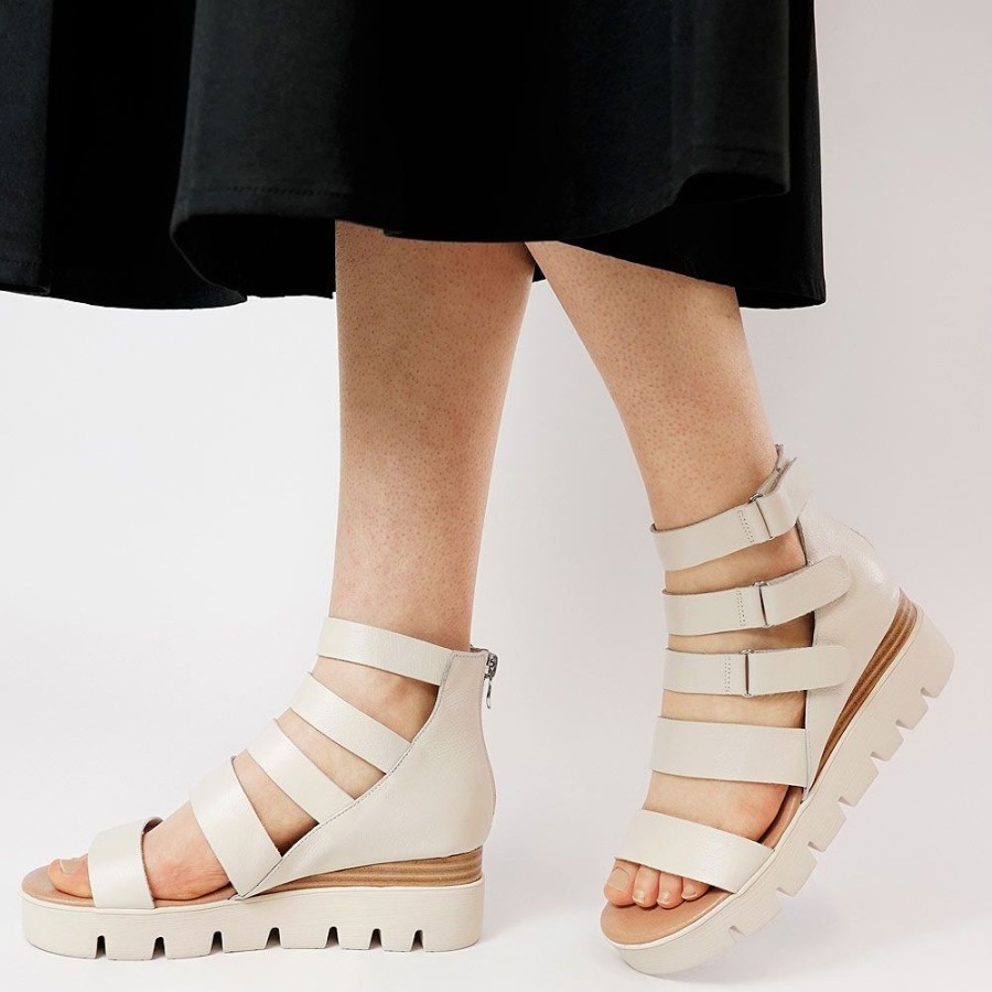 Sandals Django & Juliette | Raafe Milk Leather Sandals