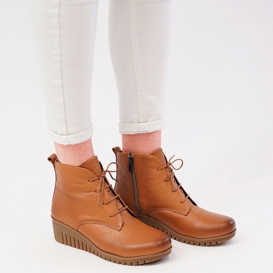 Boots Sala | Foster Coconut