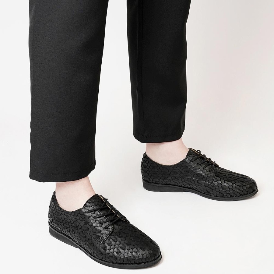 Flats Rollie | Derby All Black Geo