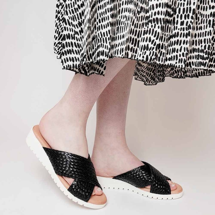 Sandals Django & Juliette | Manal Black Weave