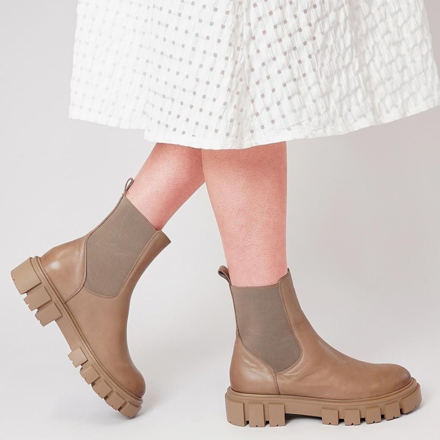 Boots EOS Shoes | Feat Taupe