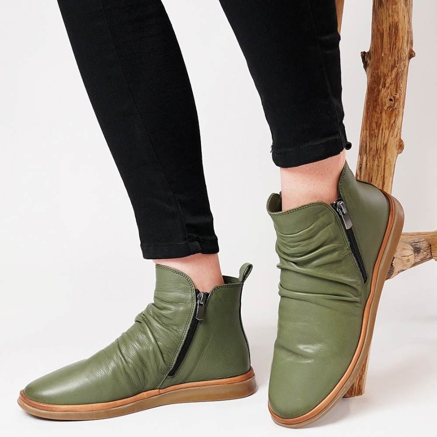 Boots Sala | Manic Dark Olive